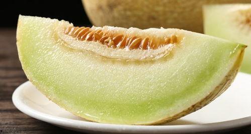 吃冰冻蜜瓜雪糕